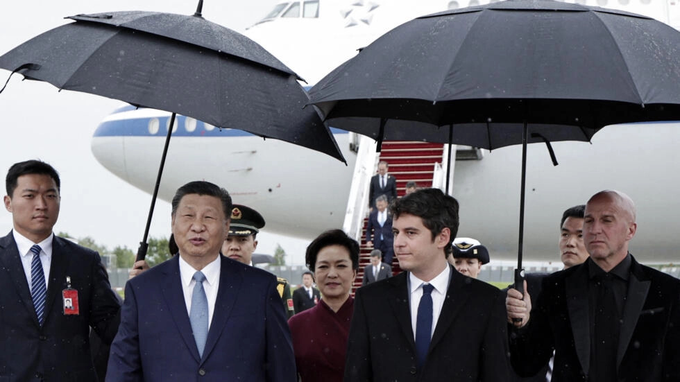 Le président chinois Xi Jinping a salué dimanche les relations entre la Chine et la France, les qualifiant de “modèle de coexistence pacifique”