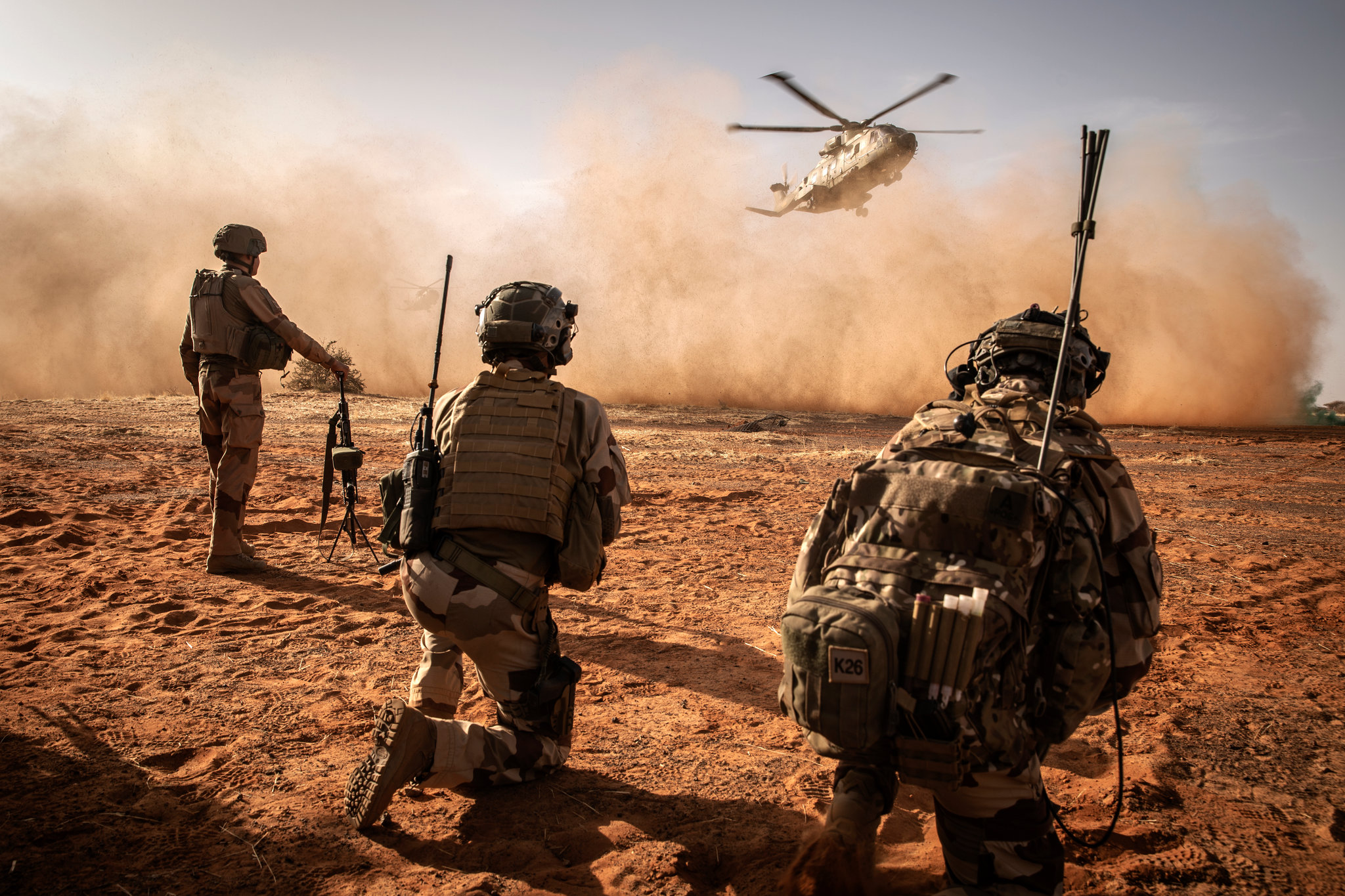 L’UE arrête ses formations militaires mais reste au Sahel